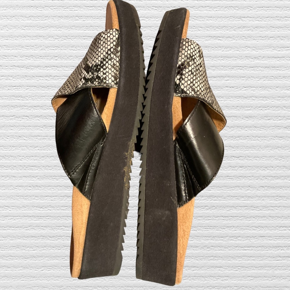 Vionic Snakeskin Pattern Sandals - image 3